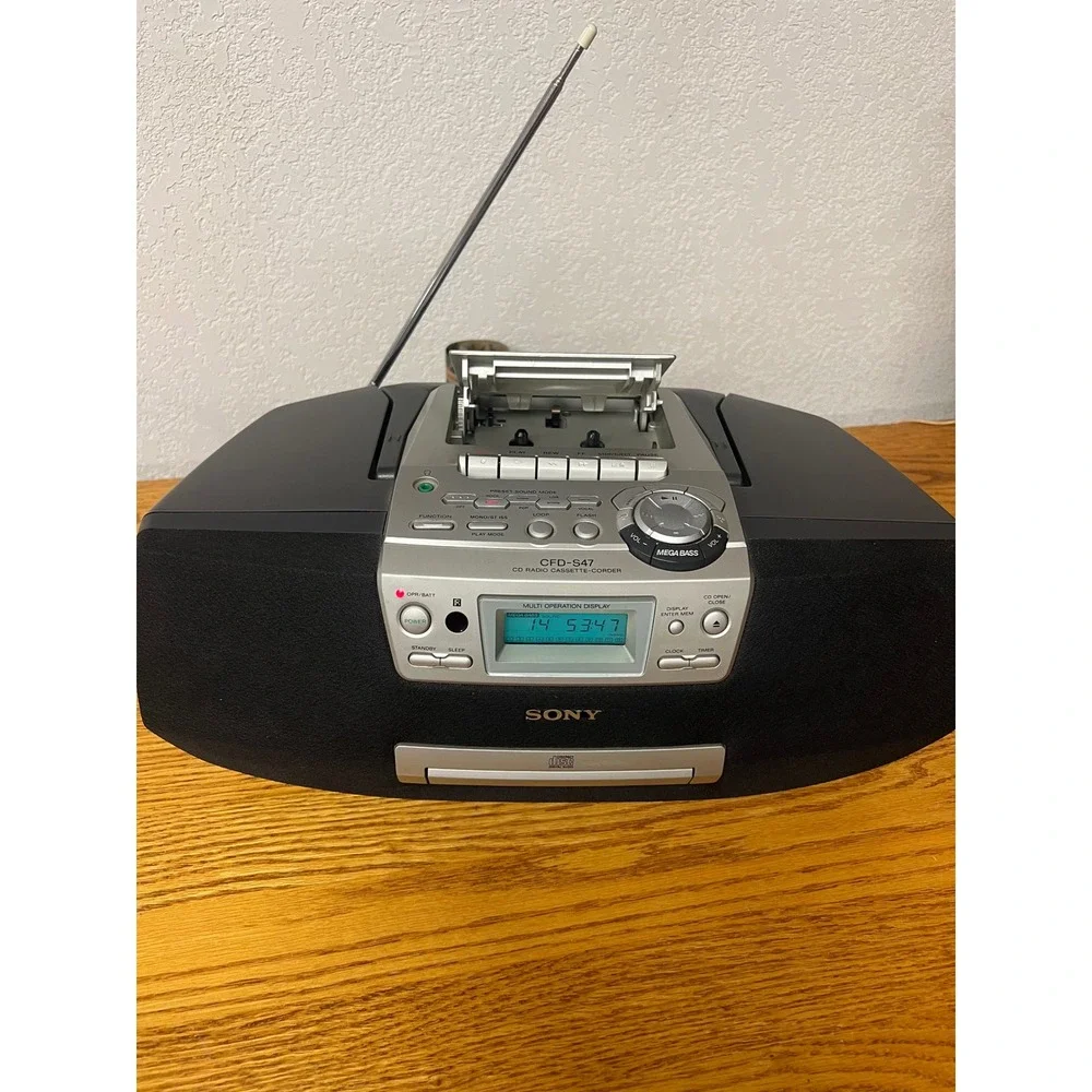 Sony CFD-S47 CD Radio Cassette-Corder Boombox Mega Bass Black Silver AM FM Tuner
